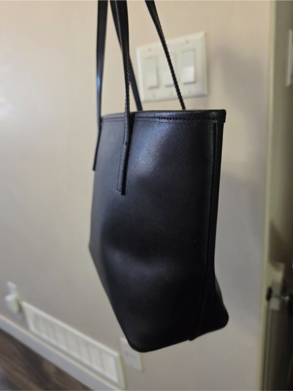 100% leather Ted Baker Black Tote Bag with Bow Accent - Picture 6 of 9